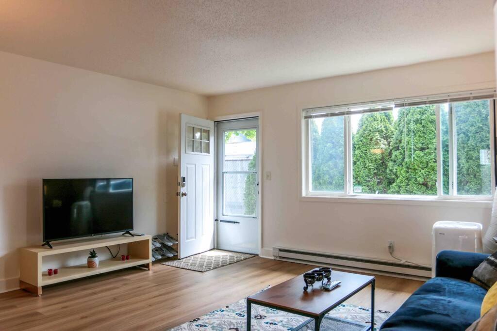 ポートランドAmazing Entire House + Parkingアパートメント エクステリア 写真